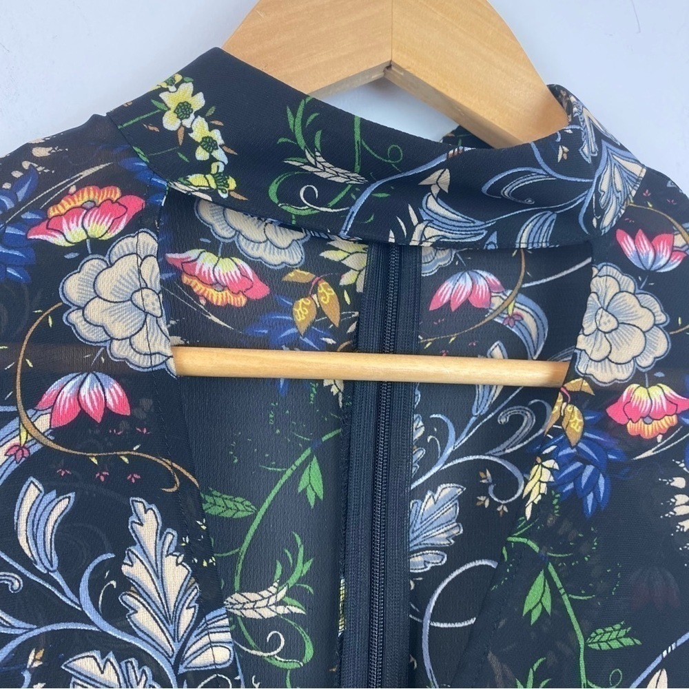 LUCCA • floral v neck choker blouse - Picture 8 of 15